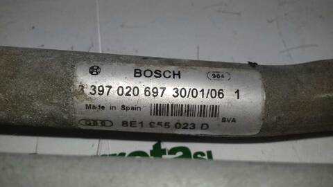 Foto 3ª: Brazo Limpia Delantero Izquierdo Audi A4 2.0 TDI AVANT 140CV 103KW [BRE] (2006)