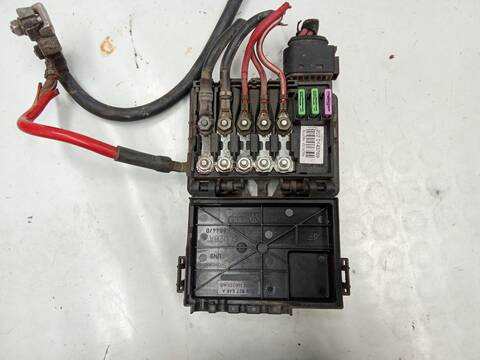 Foto 2ª: Caja Reles Fusibles Volkswagen Sharan 1.9 TDI 115CV 85KW [AUY,BVK] (2009)