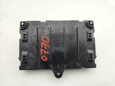 Foto 2ª: Caja Reles Fusibles Peugeot 407 ST CONFORT PACK 136CV 100KW [RHR] (2005)