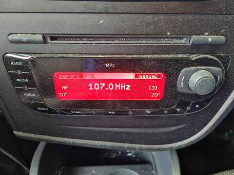 Foto 1ª: Sistema Audio Radio CD Seat Leon EMOCION 90CV 66KW [BXF] (2010)