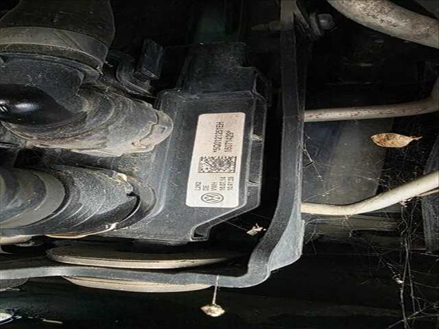 Foto 2ª: Electroventilador Volkswagen Golf ADVANCE BLUEMOTION TECH 110CV 81KW (2013)
