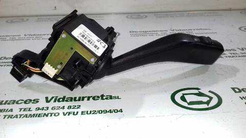 Foto 2ª: Mando Multifuncion Volkswagen Golf SPORTLINE BERLINA 140CV 103KW [BKD] (2004)