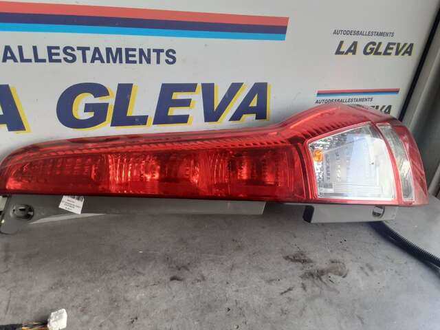 Piloto Trasero Derecho Honda Crv 2.2 CTDI140CV RE2/4/5/6/7 DESDE MODELO 2007)