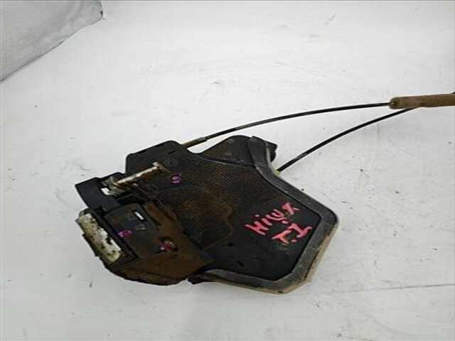 Foto 2ª: Cerradura Puerta Trasera Izquierda Toyota Hilux 2.5 CABINA DOBLE GX 4X4 [2.5 LTR. - 106 KW TURBODIESEL] [2KD]