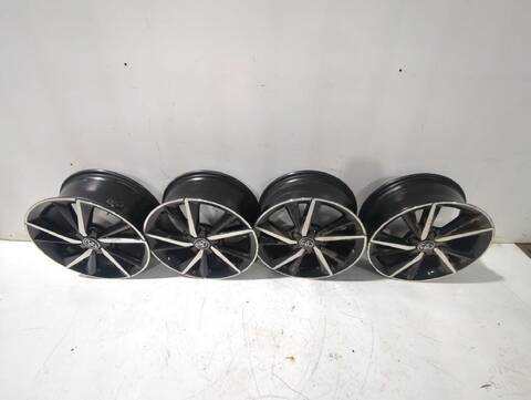 Foto 3ª: Juego LLantas Toyota Auris HYBRID FEEL EDITION 136CV (2013)