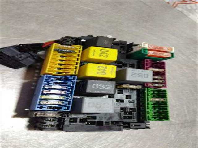 Foto 2ª: Caja Reles Fusibles Mercedes Vito 109/111 CDI LANG 447.703) 114CV 84KW [622951] (2015)