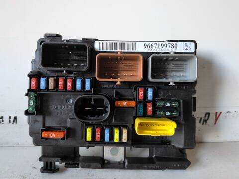 Caja Reles Fusibles Peugeot 207 8HR