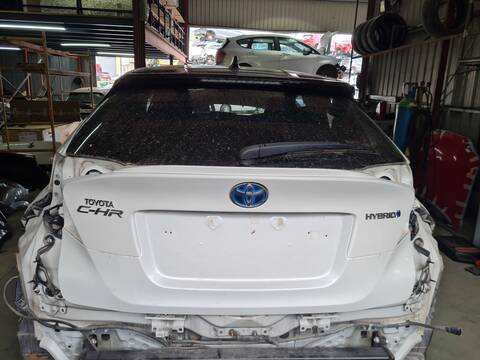 Portón Toyota CHR HYBRID DYNAMIC PLUS 122CV