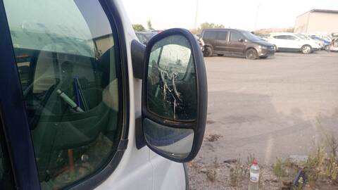 Foto 2ª: Retrovisor Derecho Renault Trafic L1H1 CAJA CERRADA CORTO 82CV 60KW [D-F9Q U7] (2005)