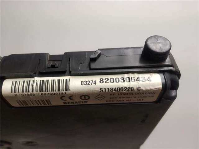 Foto 3ª: Centralita Confort BSI Renault Megane 1.9 DCI (LM0G. LM1G. LM2C) II SEDAN (LM0/1_) [F9Q 800]