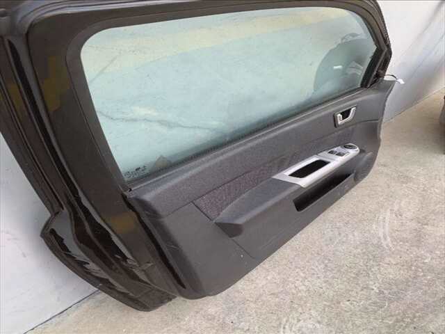 Foto 2ª: Puerta Delantera Izquierda Hyundai Getz 1.5 CRDI 88CV 0CV [D4FA] (2006)