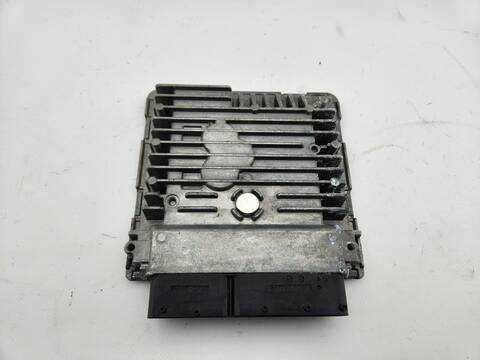 Foto 1ª: Centralita Motor ECU Seat Toledo STYLE 105CV 77KW [CAYC] (2015)