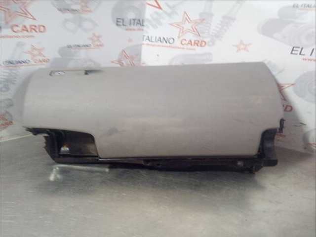 Foto 1ª: Guantera Mercedes Clase C 160 C 220 CDI 204.008) BERLINA 170CV 125KW [646811] (2008)