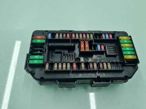 Foto 2ª: Caja Reles Fusibles Bmw Serie 1 114 116D 116CV 85KW [N47D20C] (2015)