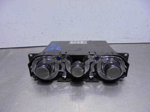 Foto 1ª: Mando Climatizador Mitsubishi Grandis 2.0 DI-D CAT 136CV 100KW [BSY] (2008)