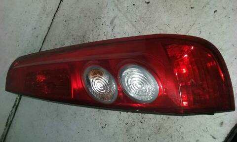 Foto 2ª: Piloto Trasero Derecho Ford Fiesta 1.6 TDCI CAT 90CV 66KW [HHJB] (2005)