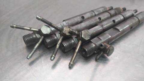 Foto 3ª: Inyectores Land Rover Discovery TDI 5-PTAS.) 113CV 83KW [D21L] (1995)