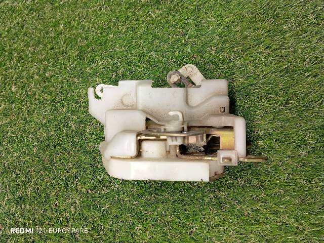 Foto 4ª: Cerradura Puerta Trasera Derecha Mitsubishi L200 2.5 D 4P CAJA ABIERTA [4D56] (1999)