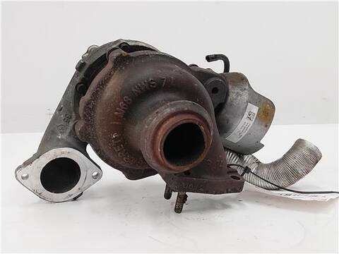 Foto 2ª: Turbocompresor Volvo V40 1.6 BASICO 114CV 84KW [D 4162 T] (2013)
