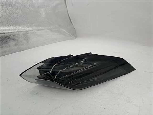 Foto 2ª: Piloto Trasero Derecho Peugeot 2008 1.2 ALLURE [1.2 LTR. - 74 KW PURETECH] [HNK / EB2ADTD / UE64]