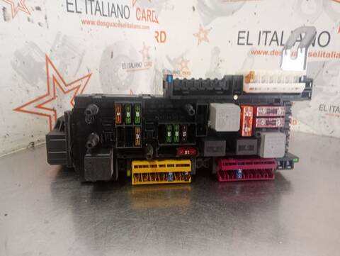 Foto 3ª: Caja Reles Fusibles Mercedes Clase C 160 C 200 CDI 204.007) BERLINA 136CV 100KW [651913] (2010)