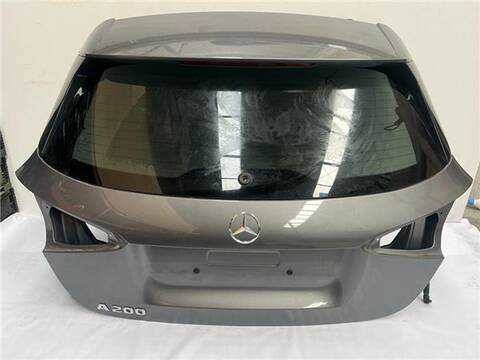 Portón Mercedes Clase A 140 1.3 A 200 EDITION 1 177.087) [1 3 LTR. - 120 KW CAT] 163CV
