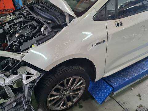 Aleta Delantera Izquierda Toyota Corolla HYBRID FEEL 122CV
