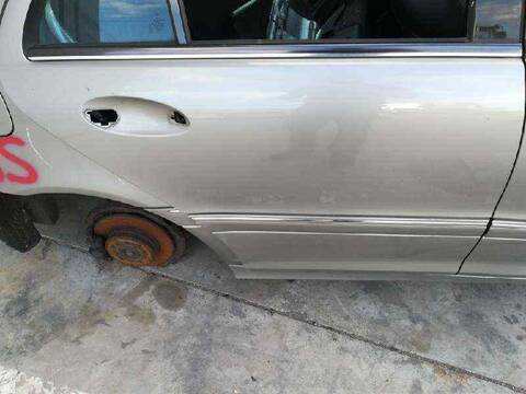 Foto 2ª: Puerta Trasera Derecha Mercedes Clase C 160 BERLINA [646963] (2000)