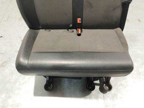 Foto 3ª: Asiento Delantero Derecho Opel Viva 2.0 122CV 90KW FURGONETA [AH01] (2019)