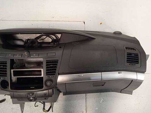 Foto 3ª: Salpicadero Ssangyong Rodius 2.7 TD CAT 163CV 120KW [665926] (2010)