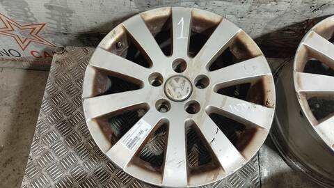 Foto 3ª: Juego LLantas Volkswagen Passat SPORTLINE BERLINA 140CV 103KW [BKP] (2006)