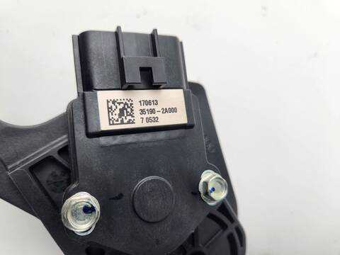 Foto 2ª: Pedal Acelerador Kia Carens BASIC 135CV 99KW [G4FD] (2017)