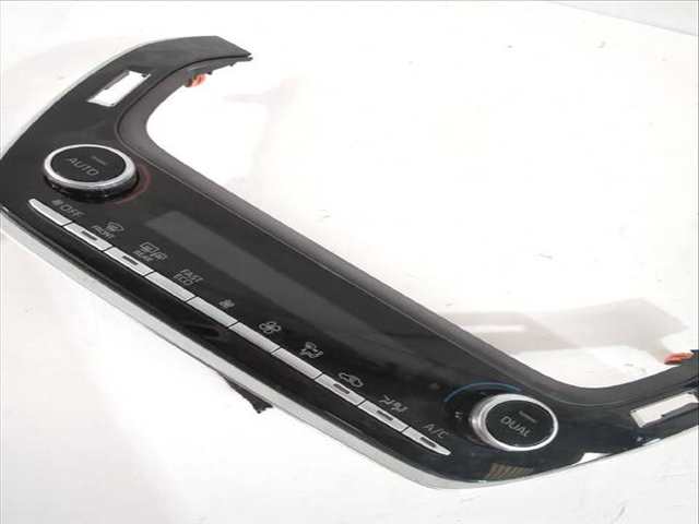 Foto 3ª: Mando Calefacción A. A. Toyota Corolla 1.8 HYBRID ZWE211) 122CV [2ZR-FXE] (2019)