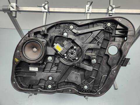 Foto 2ª: Elevalunas Eléctrico Delantero Derecho Hyundai i40 STYLE 141CV 104KW [D4FD] (2015)