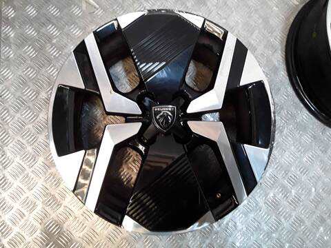 Foto 2ª: Juego LLantas Peugeot 2008 1.2 PURETECH 130 131CV 96KW [HN05] (2024)