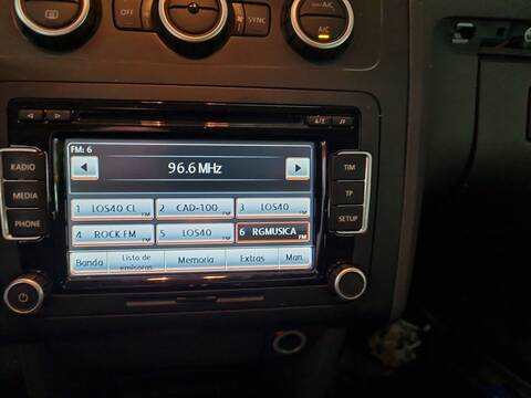 Foto 2ª: Pantalla Multifuncion Volkswagen Touran 2.0 TDI 140CV 103KW [CFHC] (2013)