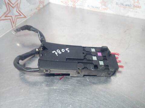 Foto 2ª: Caja Reles Fusibles Mercedes Clase E 180 E 320 4-MATIC 211.082) BERLINA 224CV 165KW [M112954] (2004)