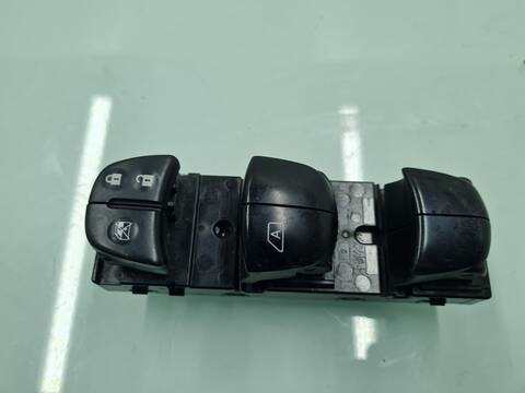 Foto 1ª: Botonera Elevalunas Nissan Qashqai 360 110CV 81KW [K9K636] (2014)