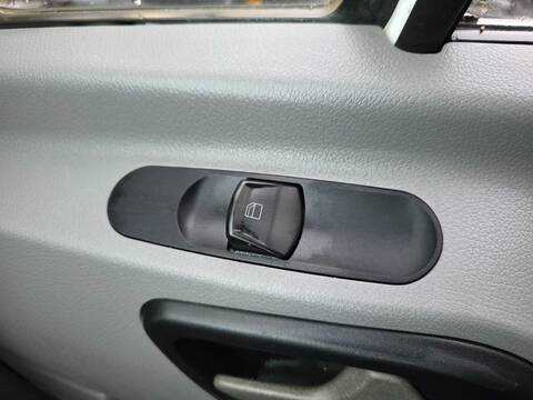 Botonera Elevalunas Mercedes Sprinter 411/415/509/511/515 CDI 906.153/155) 150CV 110KW