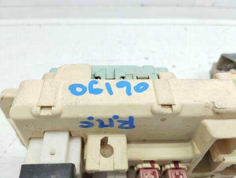 Foto 2ª: Caja Reles Fusibles Toyota Rav4 2.0 16V CAT 129CV 95KW [3SFE] (1996)