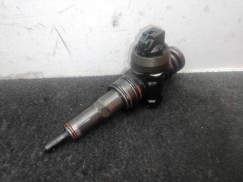 Foto 2ª: Inyectores Volkswagen Touareg 2.5 R5 TDI 174CV 128KW [BAC] (2003)