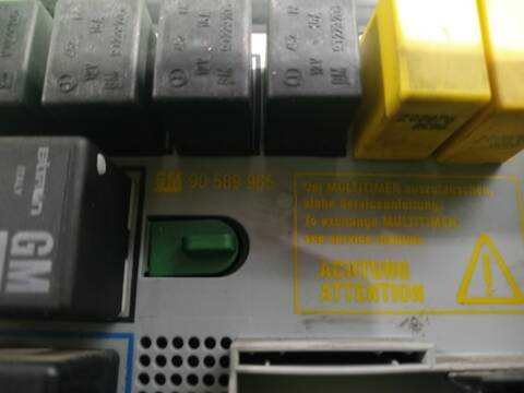 Foto 3ª: Caja Reles Fusibles Opel Zafira ELEGANCE 82CV 60KW [X20DTL] (2000)