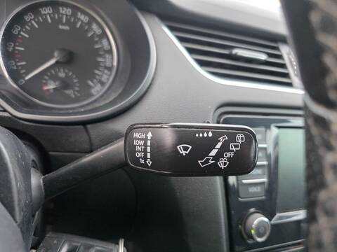 Foto 2ª: Mando Luces Skoda Octavia AMBITION 110CV 81KW (2016)