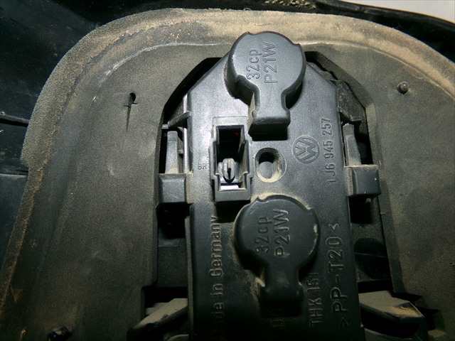 Foto 4ª: Piloto Trasero Derecho Volkswagen Golf 1.9 TDI SERIE 4,1998-2004 [AHF] (1999)
