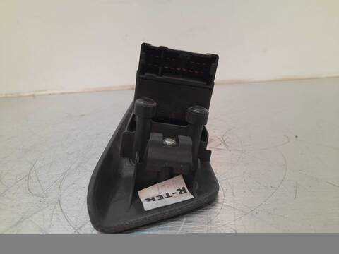 Foto 3ª: Botonera Elevalunas Nissan Primera 2.0 TD CAT BERLINA 90CV 66KW [CD20T] (1997)
