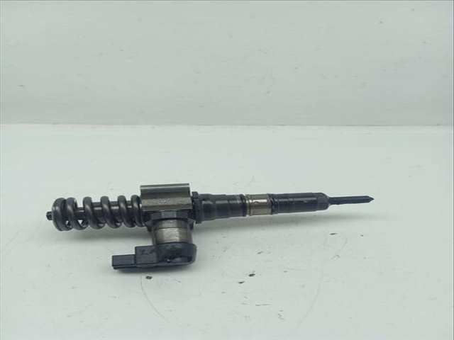 Foto 2ª: Inyectores Volkswagen Passat HIGHLINE 140CV 103KW [BKP] (2006)