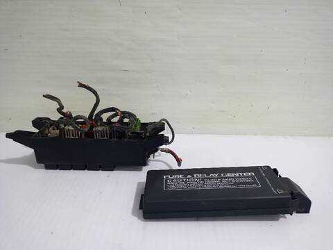 Foto 2ª: Caja Reles Fusibles Chrysler Voyager 2.5 TD FAMILY 116CV [425CLIRSX] (1995)