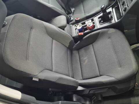Foto 1ª: Asientos Traseros Volkswagen Golf ADVANCE BLUEMOTION 105CV 77KW [CLH] (2013)