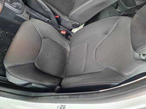 Asientos Traseros Renault Clio ZEN 89CV 66KW