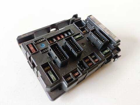 Foto 3ª: Caja Reles Fusibles Citroen C5 2.0 HDI SX 109CV